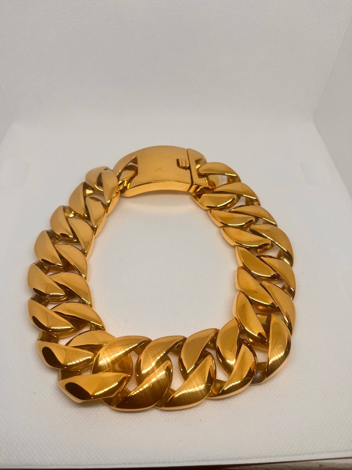 ✨Chunky Goldie Necklace✨
